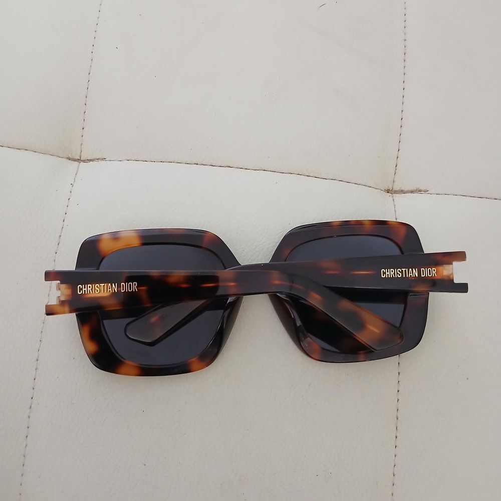 Tortoise Shell Square Sunglasses - Picture 2 of 6